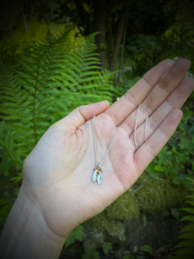 Two hands - Curio charms