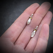 Two hands - Curio charms