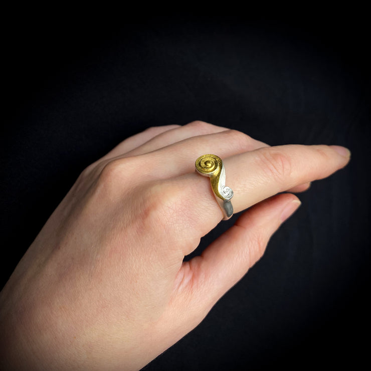 Scroll ring in silver, 24ct gold Keum-boo.