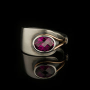 Spoon ring with garnet